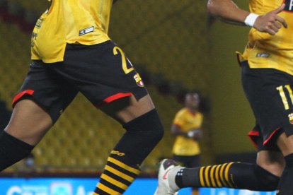 Byron Castillo estuvo bien en el segundo partido y hasta hizo un gol.