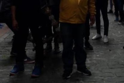 El féretro fue cargado por las personas que conocieron a la víctima.