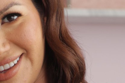 Perdió a su madre, Sharon en circunstancias trágicas en 2015 y cría a su hermanito Giovanny, fruto de la relación de su progenitora y Giovanny López.

Agencia (ag-extra)