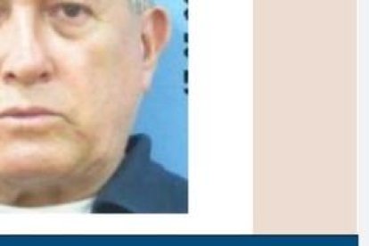 Su nombre es Diego Proaño y tiene 65 años.