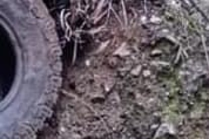 Así quedó el vehículo en el que se movilizaban los tres ciudadanos.