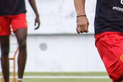 El volante Edison Vega se unió a los entrenamientos del Papá en el estadio Gonzalo Pozo.