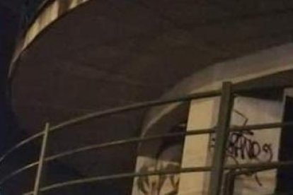 El paso peatonal de Santa Rosa se ha vuelto un peligro para la comunidad.