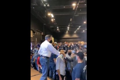 El ejecutivo se desligó de la fiesta realizada y aseguró que no había autorizado el evento.