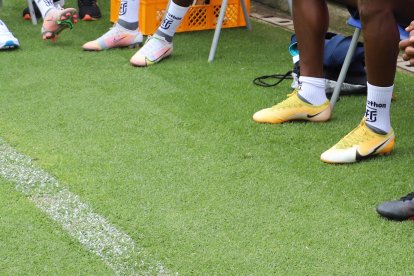 José Carabalí, Michael Estrada, Jhonny Quiñónez, José Angulo y Walter Chalá en el entrenamiento.