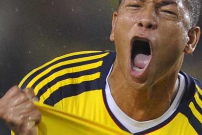 Guarín celebra un gol con la selección colombiana en 2011.