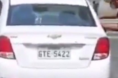 Delincuentes se hacen pasar como vendedores informales para robar