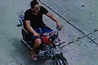 Uno de los sospechosos captado en vídeo.