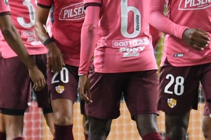 Barcelona clasificó a los octavos de final de la Copa Libertadores, luego de igualar ante Boca Juniors en el estadio La Bombonera de Buenos Aires.