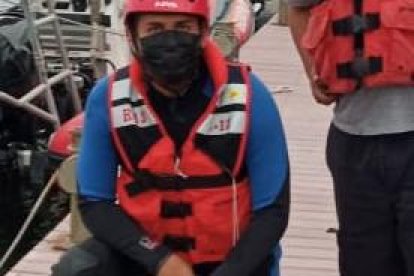 El animal fue salvado por la División Fluvial del Cuerpo de Bomberos de la urbe porteña.