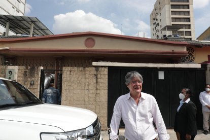 Guillermo Lasso invitó a EXTRA a recorrer el que fue su hogar de niño y de donde salió hace 40 años.