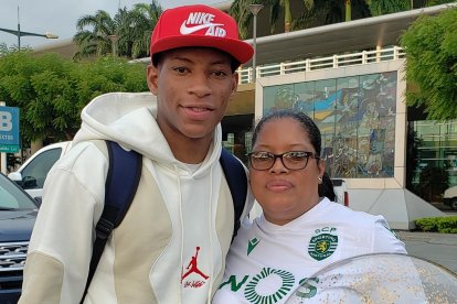 Gonzalo Plata y su madrecita Mónica Jiménez.