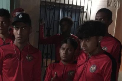 uis Sisalema, un ‘veretano del fútbol’ peninsular, les dio una charla en la concentración.