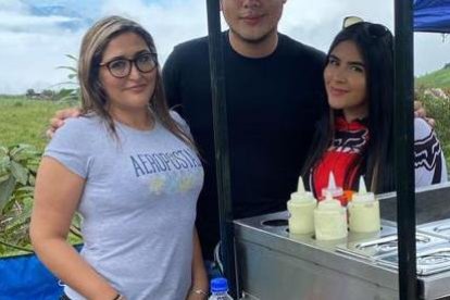 Daniel Mestanza vende su producto en las calles de Guaranda, donde reside.CORTESÍA