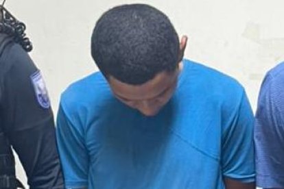 Uno de los capturados tenía consigo un arma de fuego.