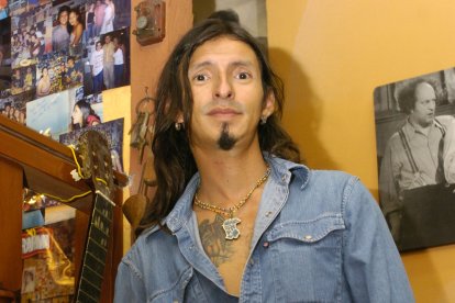 Vivía en Perú con

sus dos hijos y su esposa. 

Se encontraba

hospitalizado desde marzo y solicitaba ayuda económica para cubrir los gastos de sus medicinas.