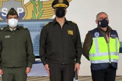 El subcomandante de la Policía ecuatoriana junto a los agregados policiales de Chile, España-