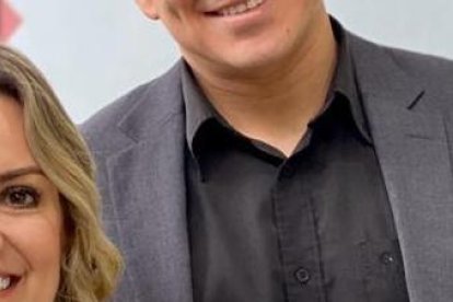 Úrsula con su compañero Isaac durante la transmisión del programa.