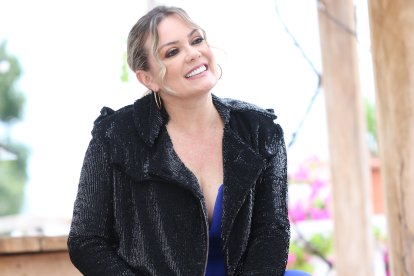 Es una presentadora de televisión, actriz, psicóloga clínica y magíster en Terapia Familiar Sistémica.