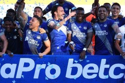 Toda la celebración azul en Manta.