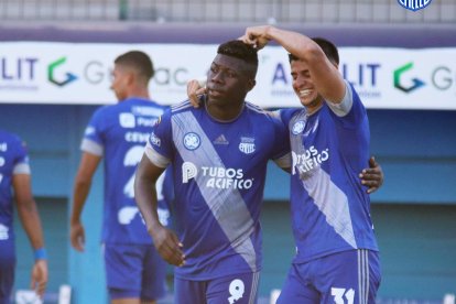 La dupla del gol del Emelec: Alejandro Cabeza y Facundo Barceló.