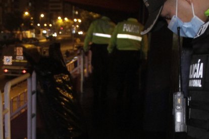 La policía realiza operativos en la zona para encontrar estupefacientes o armas blancas.