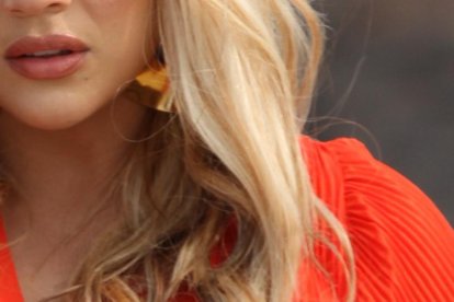 La presentadora quiso incursionar en la música y recibió elogios por su buena voz.