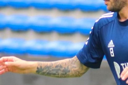 El uruguayo Sebastián Rodríguez, volante delEmelec, entrenando.