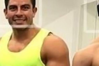 Fue sentenciado a tres años de prisión por el delito de ingreso de artículos prohibidos en las cárceles En su poder encontraron un teléfono celular.