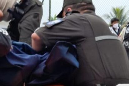 El cadáver fue trasladado desde Manglaralto hasta el anfiteatro de Santa Elena.