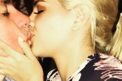 La pareja fijó la fecha de boda para diciembre próximo