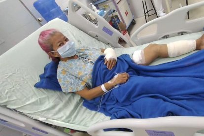 Anita pasó aproximadamente dos semanas en hospitalización.