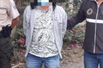 El sospechoso fue detenido mientras caminaba por el cementerio de La Unión.