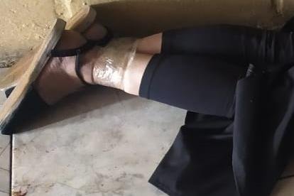 La víctima que fue maniatada recibe terapia psicológica.