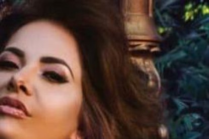 Gloria Trevi, es una cantante, actriz, productora, compositora, modelo y empresaria mexicana.