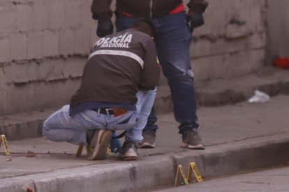 En el sitio se encontró 10 indicios balísticos. Las víctimas no serían de aquel sector, según indicó un agente policial.