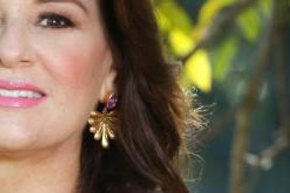 Su familia ahora es su prioridad y quiere disfrutarlos lo más que pueda. En su tiempo libre se dedica también a las actividades al aire libre y practicar deportes, el último que realizó fue el paracaidismo.