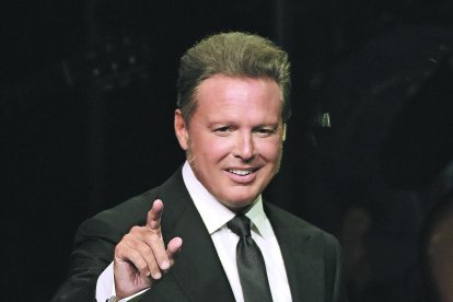 Luis Miguel vendió su yate en 2020 por problemas económicos.




LAS VEGAS, NEVADA - SEPTEMBER 12: Singer Luis Miguel performs on the first night of his four-date limited engagement at The Colosseum at Caesars Palace on September 12, 2019 in Las Vegas, Nevada. (Photo by Ethan Miller/Getty Images) 1174413937