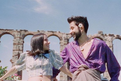 La pareja da esta gran noticia luego de haber terminado exitosamente la primera parte del Tour Mis Manos por Europa.