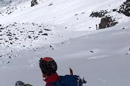 La caída de lluvia, nieve y granizo implica un riesgo para los rescatistas.