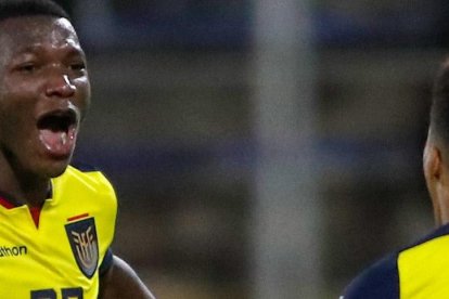 Gente joven: Castillo, Caicedo, Hincapié y Plata.