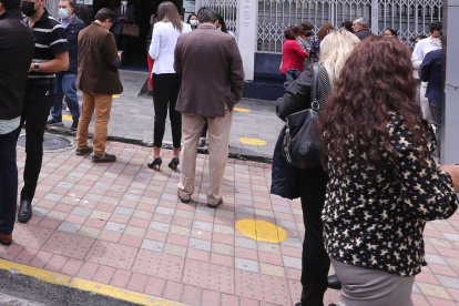 Funcionarios de instituciones evacuaron.