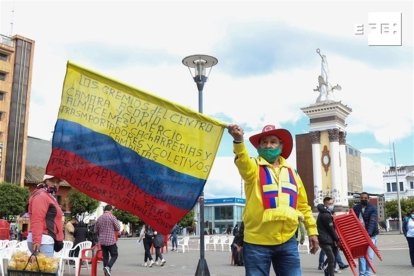 Un hombre fue registrado este miércoles al protestar por la decisión de los Gobiernos de Colombia y Ecuador de mantener clausurada la frontera a raíz de la variante de la covid-19 ómicron