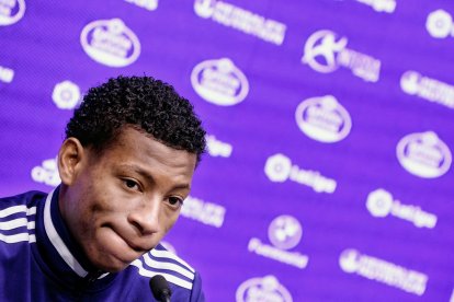 El jugador ecuatoriano del Real Valladolid, Gonzalo Plata, dio una rueda de prensa tras haber sufrido un accidente de tránsito.