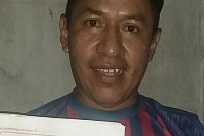 A Carlos le gusta tomarse su tiempo y disfrutar de su Diario predilecto.