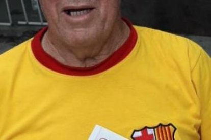 Julio jugó de marcador izquierdo en Barcelona. Compartió la cancha con Lecaro, Quijano, Macías, Bustamante, en 1970.