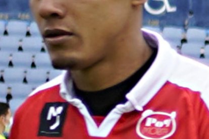 El cuadro azul, anunció vía Twitter la contratación del defensa central.