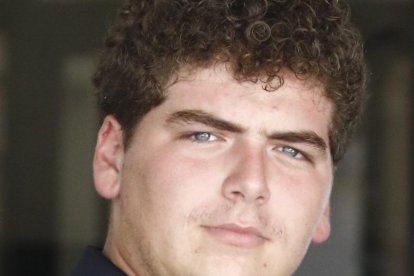 Regresará a España

el 26 de este mes y continuará haciendo el programa radial, desde allá, por lo que llegará a adecuar su departamento como una cabina radial.