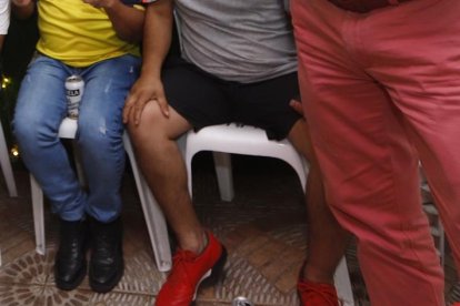 Marlon Ayoví observado el partido de Ecuador ante Brasil.