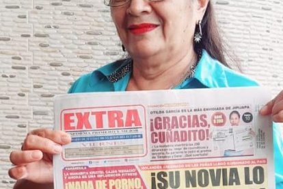 Doña Frecia agradece a Dios y a EXTRA por el premio que obtuvo.